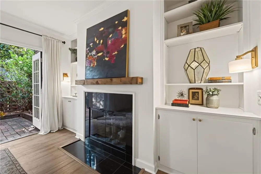 26 Old Ivy Square NE #26 Atlanta, GA 30342