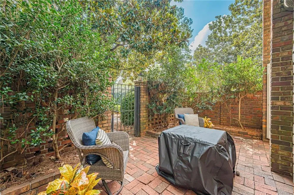 26 Old Ivy Square NE #26 Atlanta, GA 30342