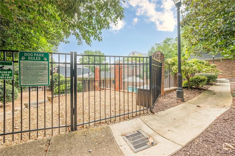 26 Old Ivy Square NE #26 Atlanta, GA 30342