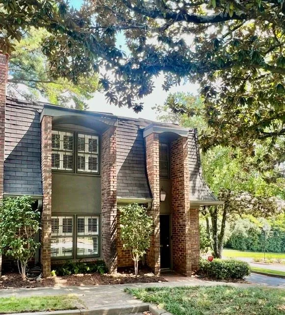 26 Old Ivy Square NE #26 Atlanta, GA 30342