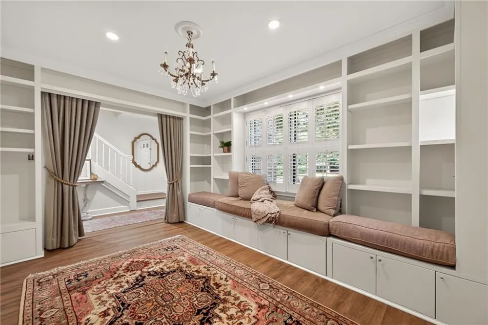 26 Old Ivy Square NE #26 Atlanta, GA 30342