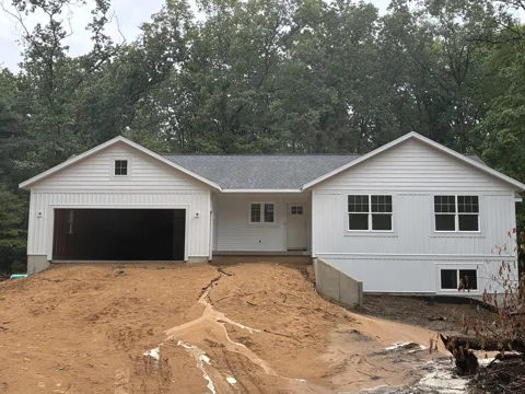 3723 Country Court