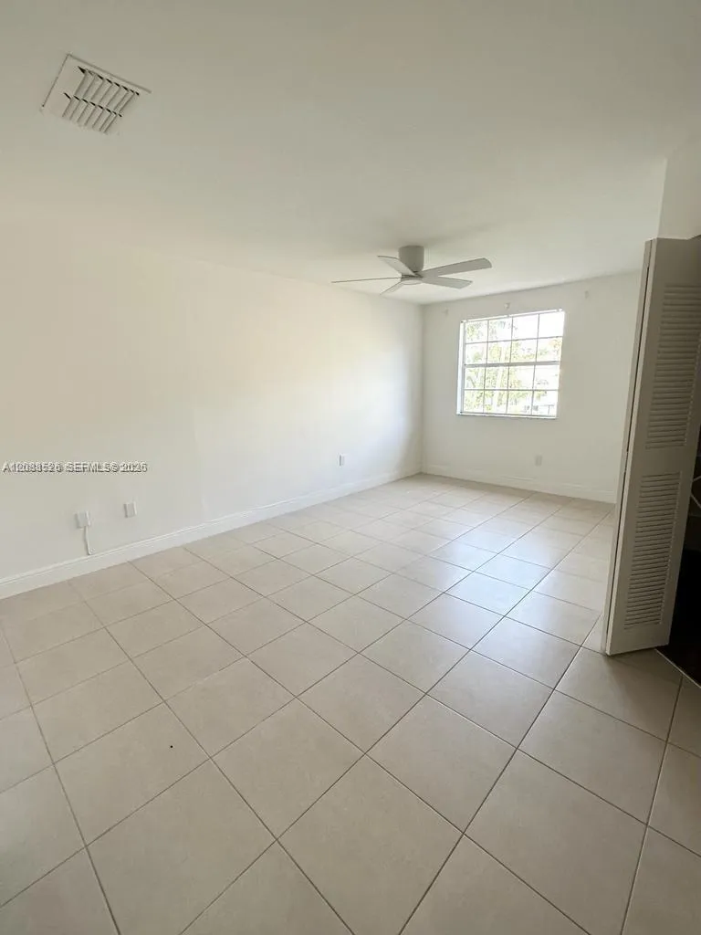 18316 NW 68th Ave #I Hialeah, FL 33015