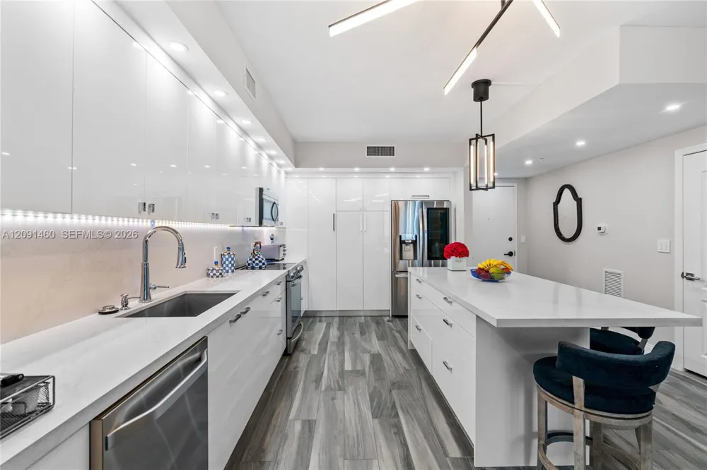 17555 Atlantic Blvd #UPH3 Sunny Isles Beach, FL 33160