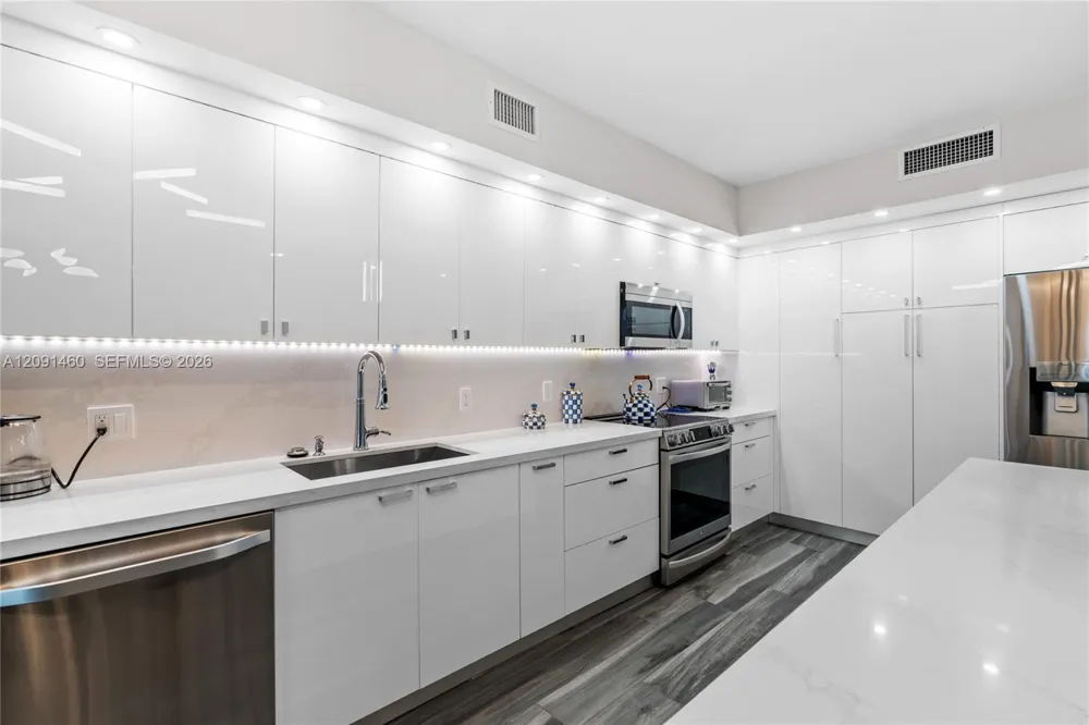 17555 Atlantic Blvd #UPH3 Sunny Isles Beach, FL 33160
