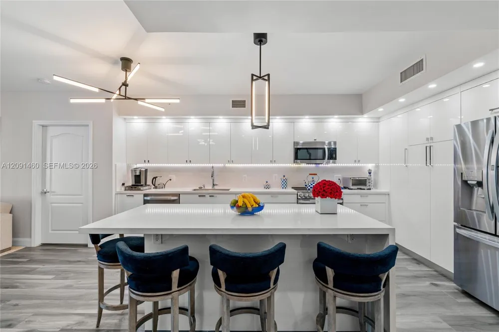 17555 Atlantic Blvd #UPH3 Sunny Isles Beach, FL 33160