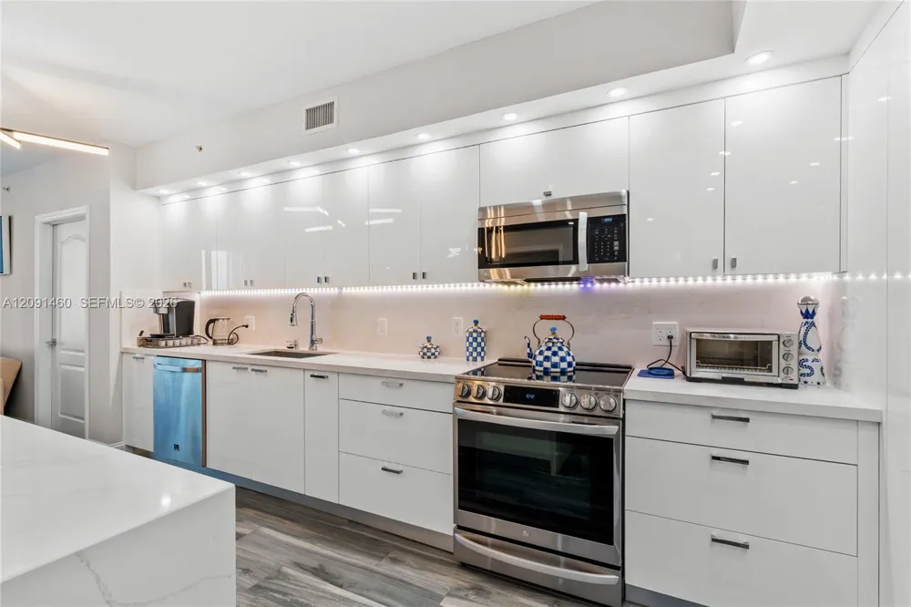 17555 Atlantic Blvd #UPH3 Sunny Isles Beach, FL 33160