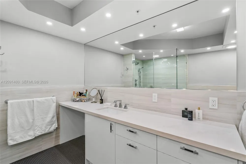 17555 Atlantic Blvd #UPH3 Sunny Isles Beach, FL 33160