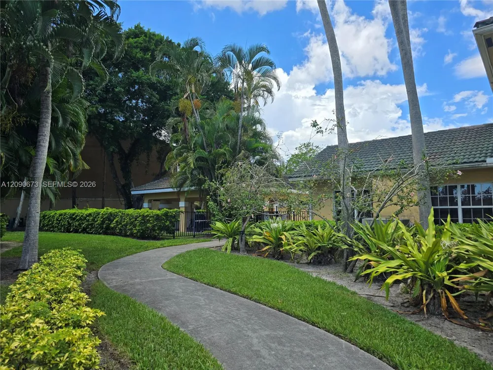 4015 W McNab Rd #D305 Pompano Beach, FL 33069