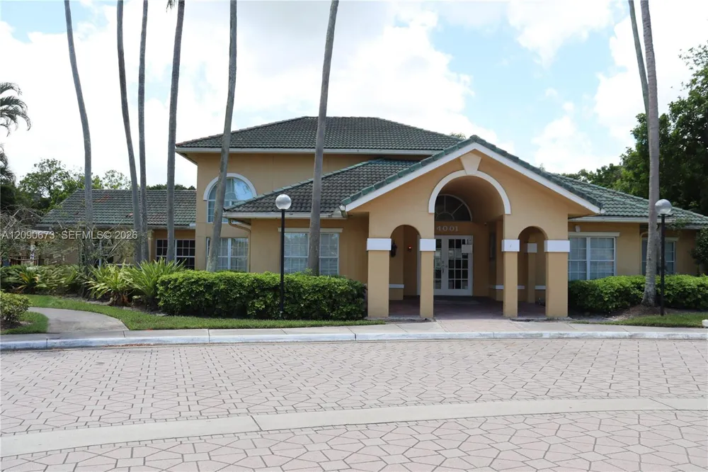 4015 W McNab Rd #D305 Pompano Beach, FL 33069