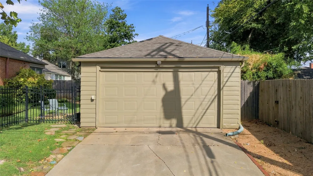 2504 E 20th Street Tulsa, OK 74104