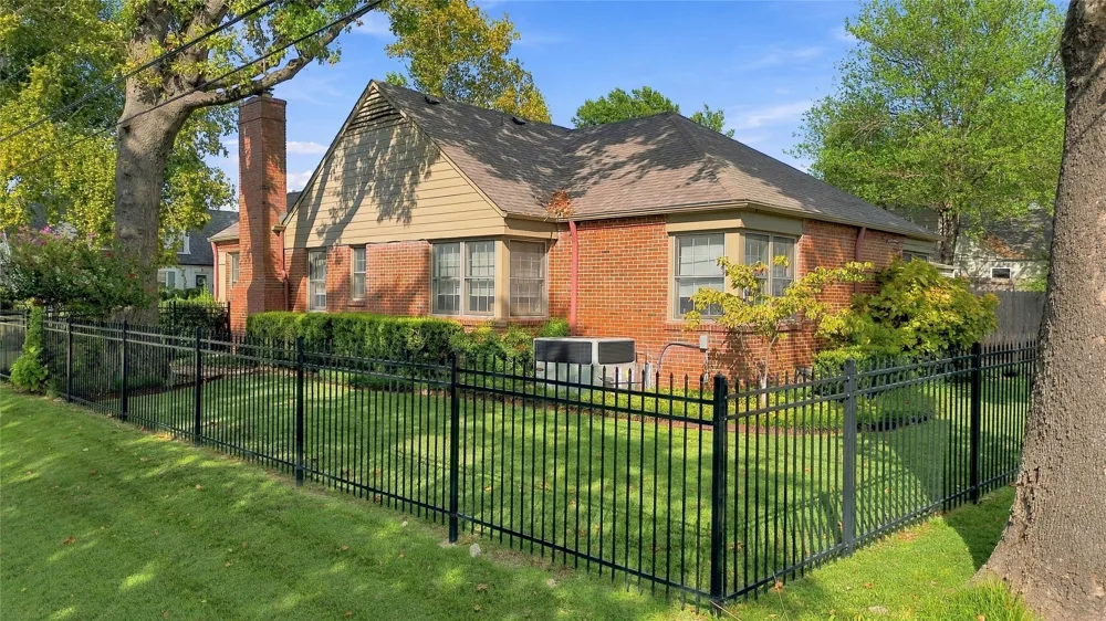 2504 E 20th Street Tulsa, OK 74104