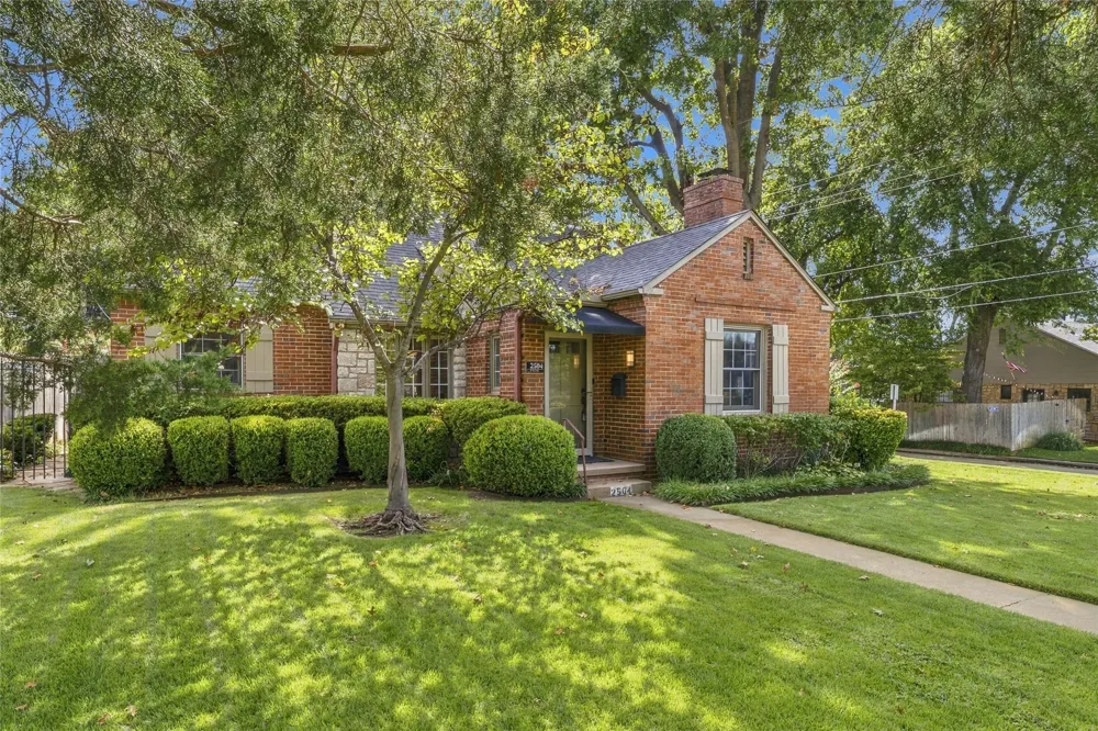 2504 E 20th Street Tulsa, OK 74104