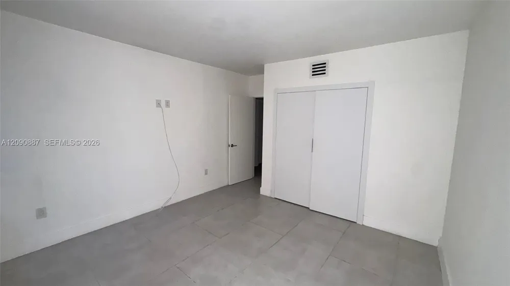 740 NE 199th St #102G Miami, FL 33179