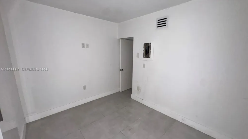 740 NE 199th St #102G Miami, FL 33179