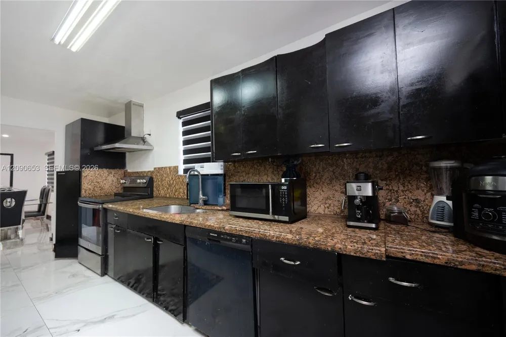 2920 SW 69th Ave #0 Miami, FL 33155
