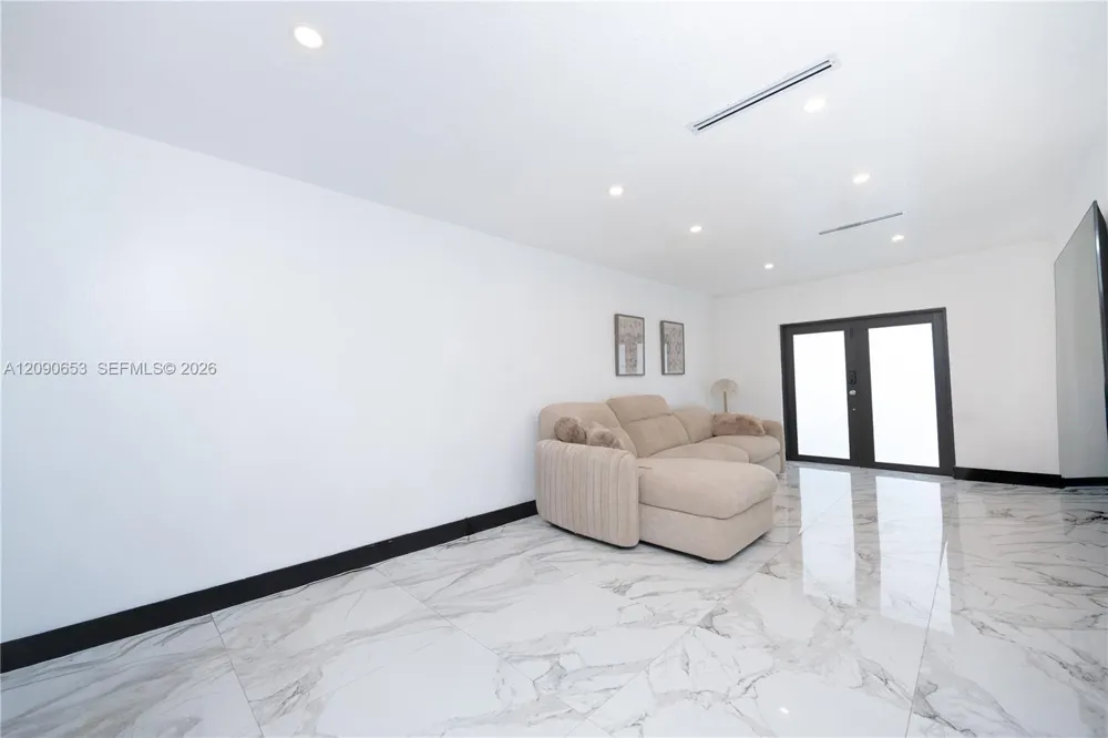 2920 SW 69th Ave #0 Miami, FL 33155