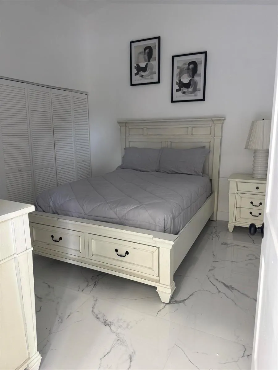 230 NE 14TH Pompano Beach, FL 33060