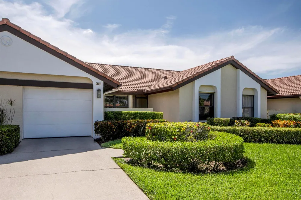 8206 Mooring Circle Boynton Beach, FL 33472
