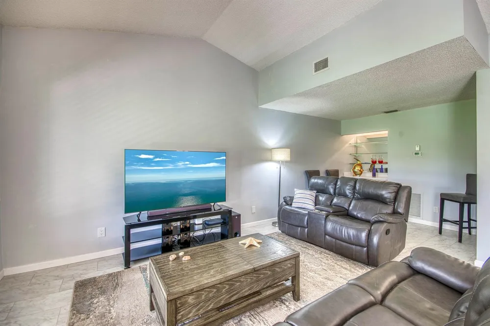 8206 Mooring Circle Boynton Beach, FL 33472