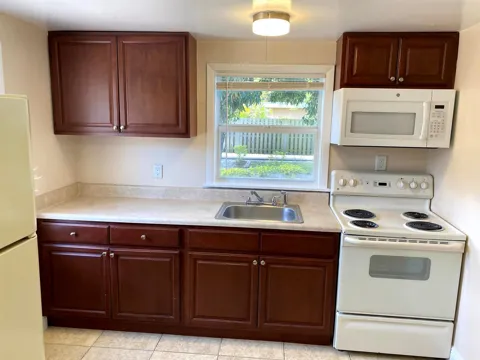 4821 Vermont Avenue #2