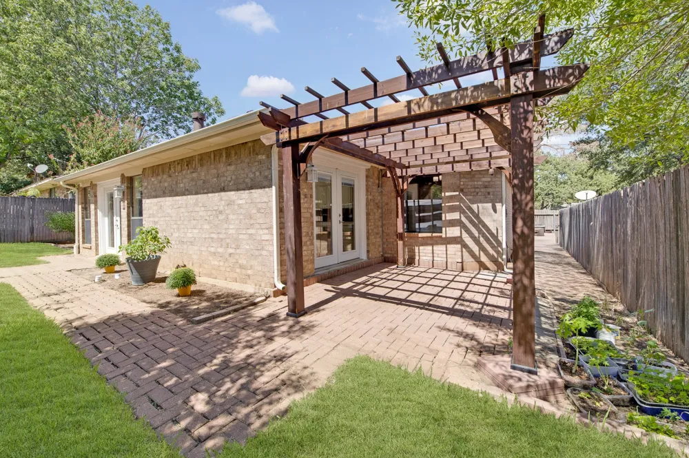 3856 Double Oak Lane Irving, TX 75061