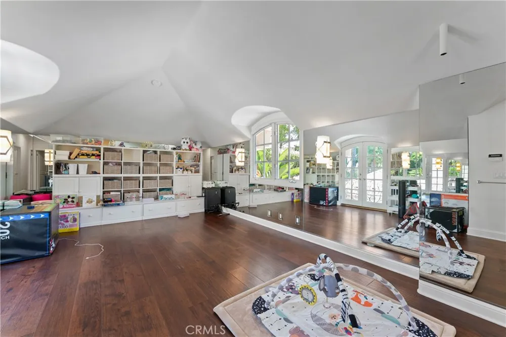 5081 E Copa De Oro Drive Anaheim, CA 92807