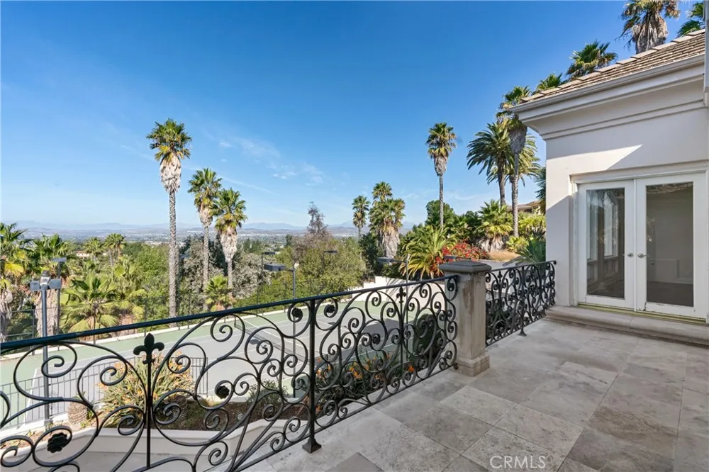 5081 E Copa De Oro Drive Anaheim, CA 92807