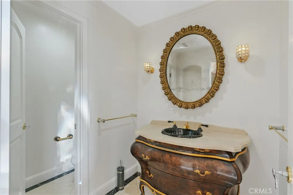 5081 E Copa De Oro Drive Anaheim, CA 92807