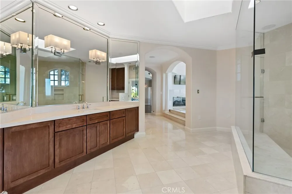 5081 E Copa De Oro Drive Anaheim, CA 92807