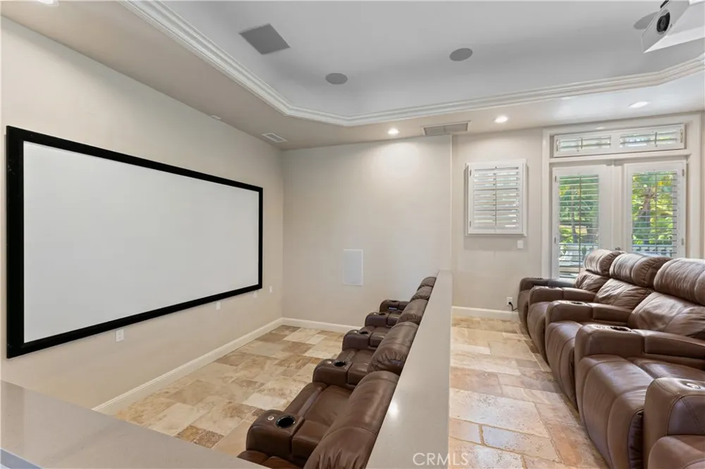 5081 E Copa De Oro Drive Anaheim, CA 92807