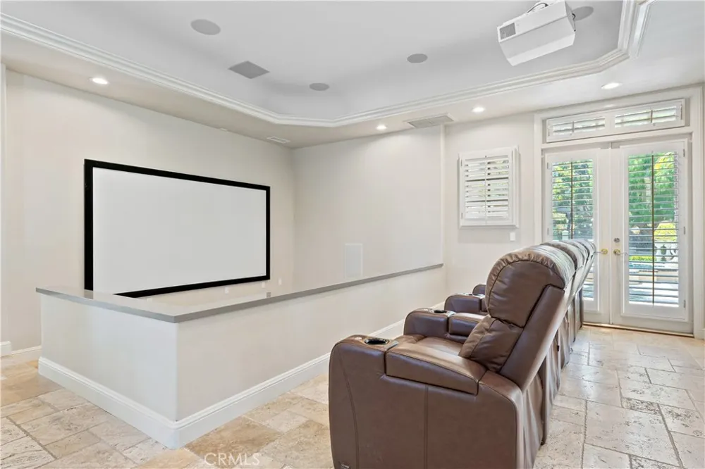 5081 E Copa De Oro Drive Anaheim, CA 92807