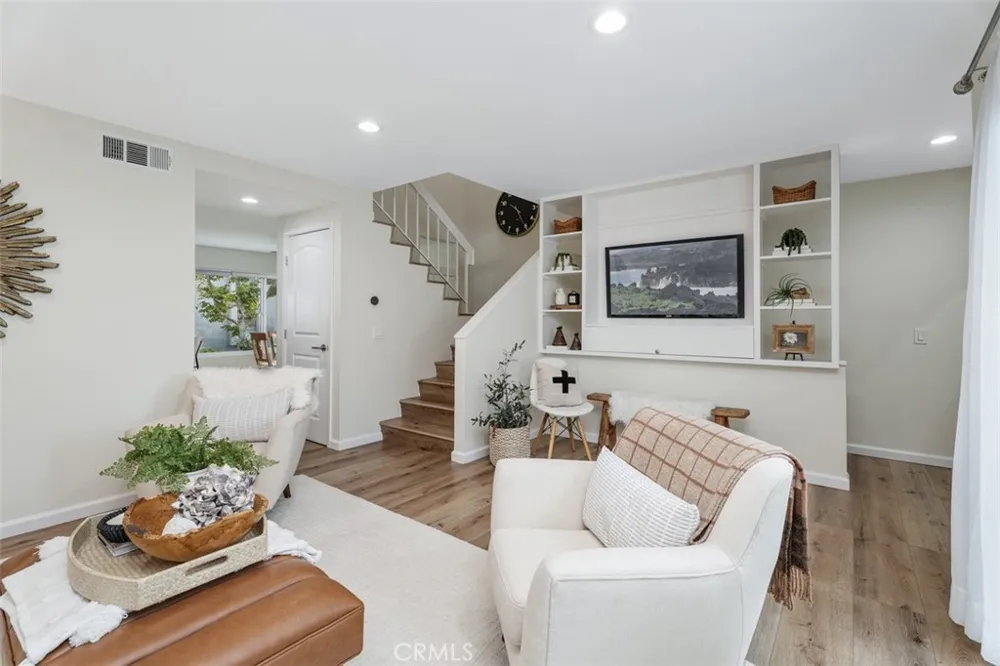 26415 Waterford Lake Forest, CA 92630