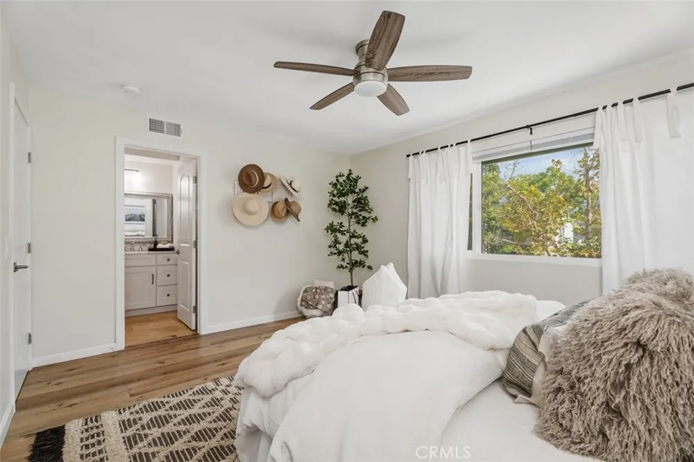 26415 Waterford Lake Forest, CA 92630