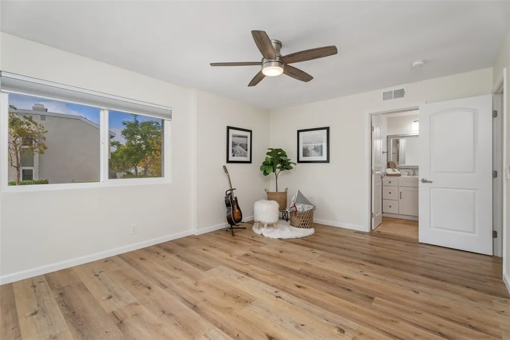 26415 Waterford Lake Forest, CA 92630