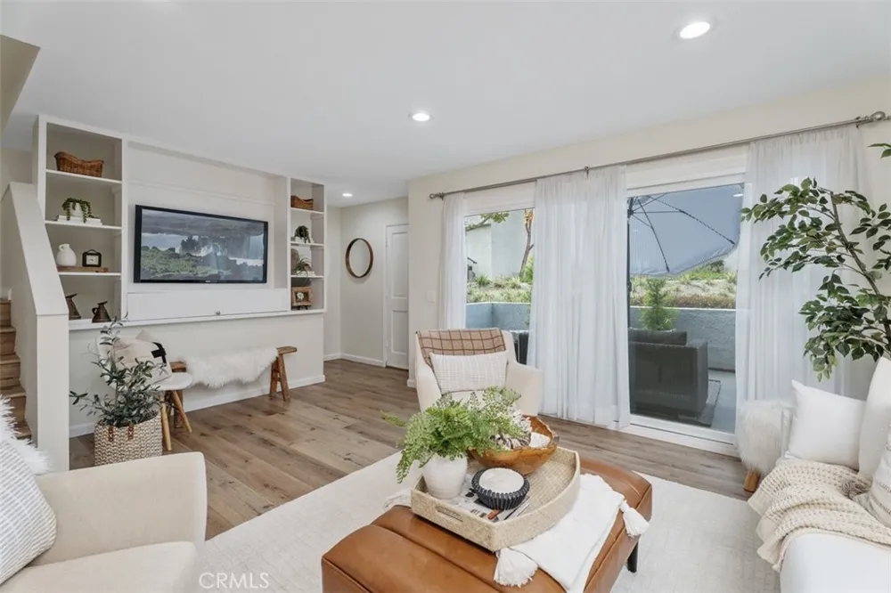 26415 Waterford Lake Forest, CA 92630