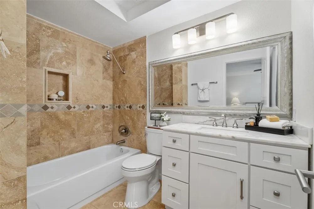 26415 Waterford Lake Forest, CA 92630