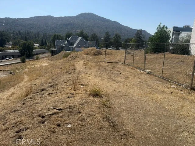 40385 Highway 41 Oakhurst, CA 93644
