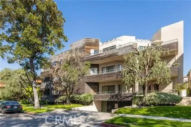 412 Kenwood Street #301