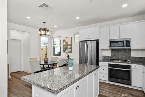 817 Cranberry Way