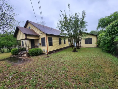 808 Montopolis Drive