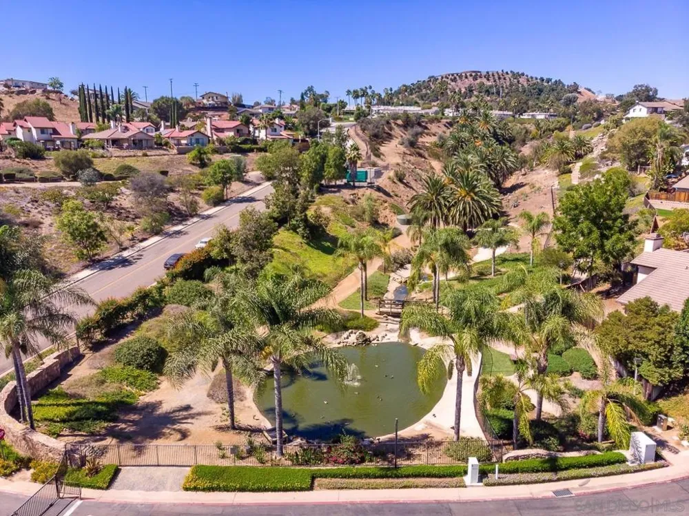 1690 Madrone Glen Escondido, CA 92027