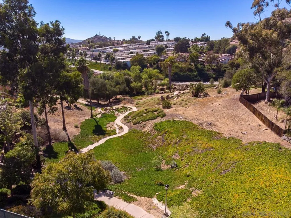 1690 Madrone Glen Escondido, CA 92027