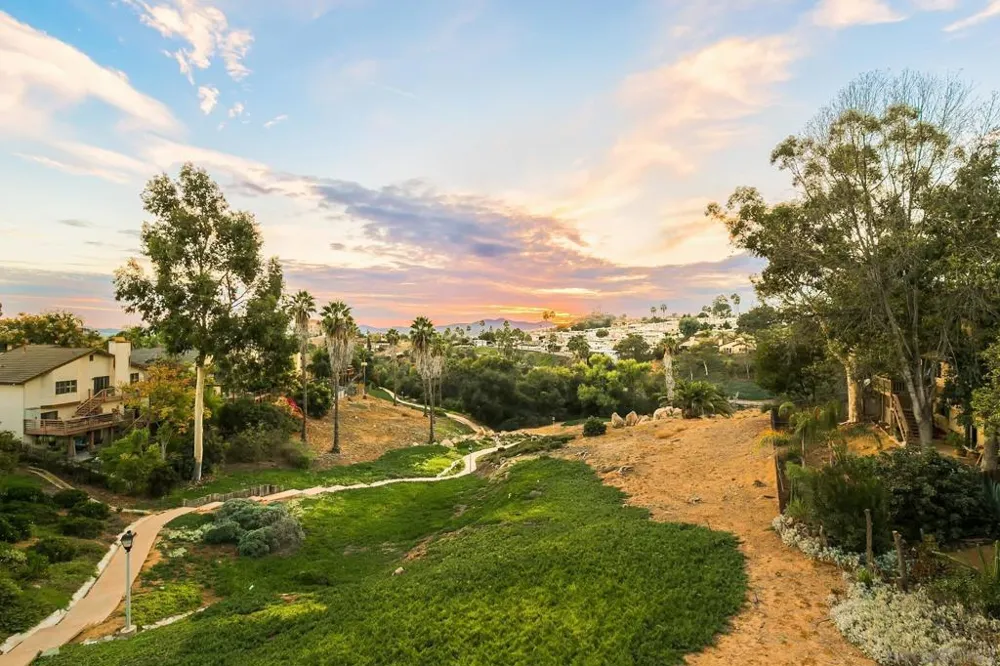 1690 Madrone Glen Escondido, CA 92027