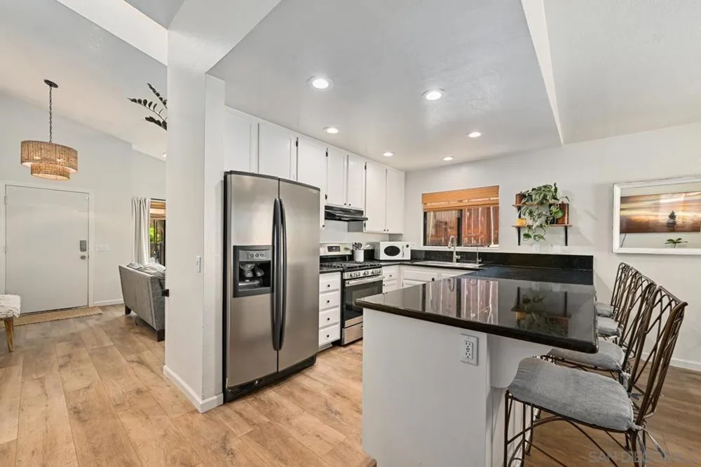 1690 Madrone Glen Escondido, CA 92027