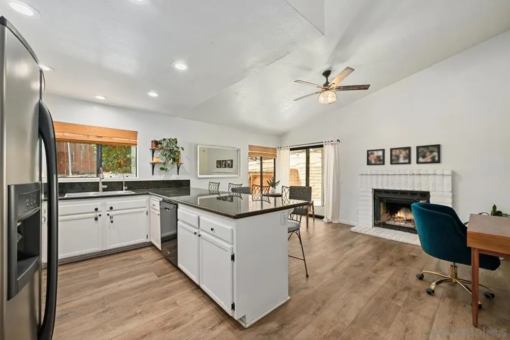 1690 Madrone Glen Escondido, CA 92027