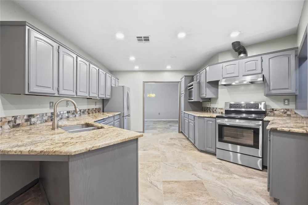 84 Rock Lane Sand Springs, OK 74063