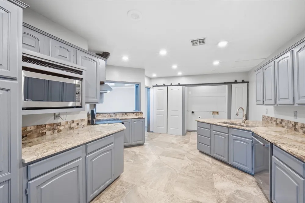 84 Rock Lane Sand Springs, OK 74063