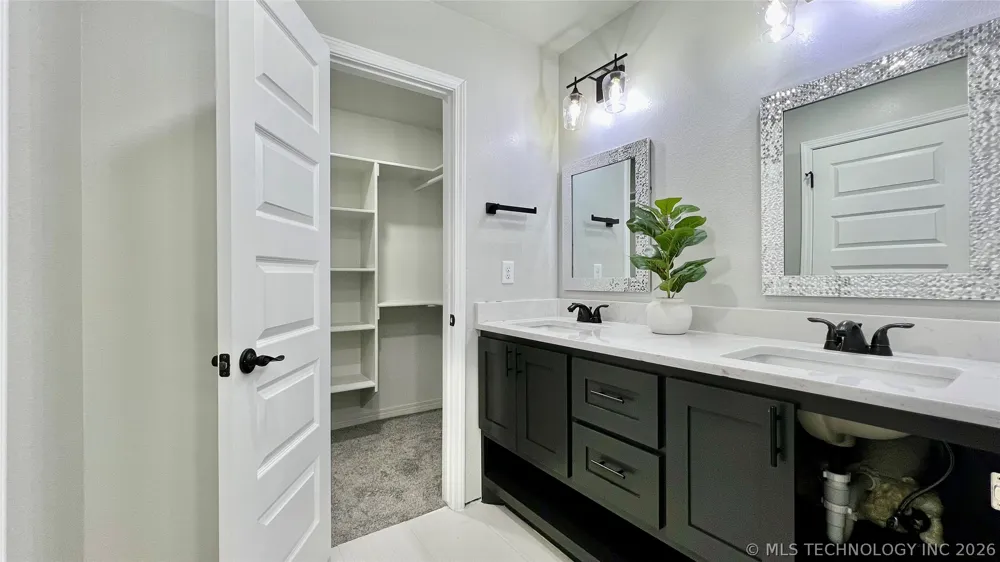 824 W Waco Place Broken Arrow, OK 74011