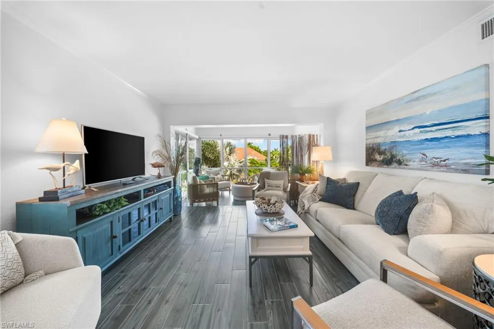 280 2nd Avenue S #303 Naples, FL 34102
